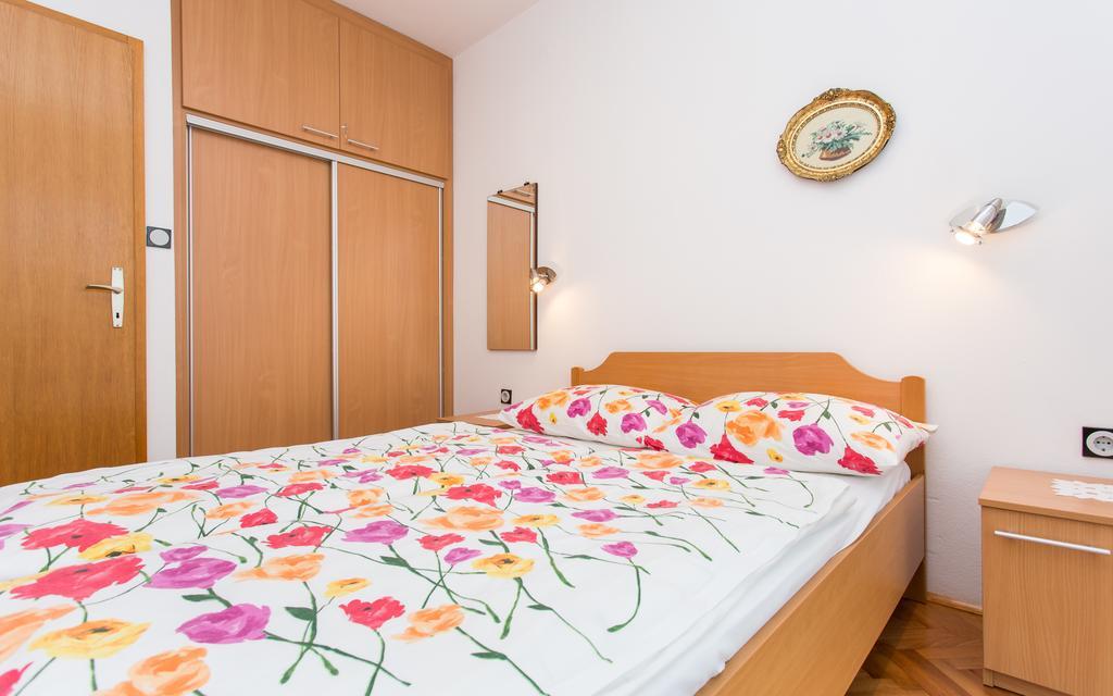 Apartments Lucija Baška Buitenkant foto