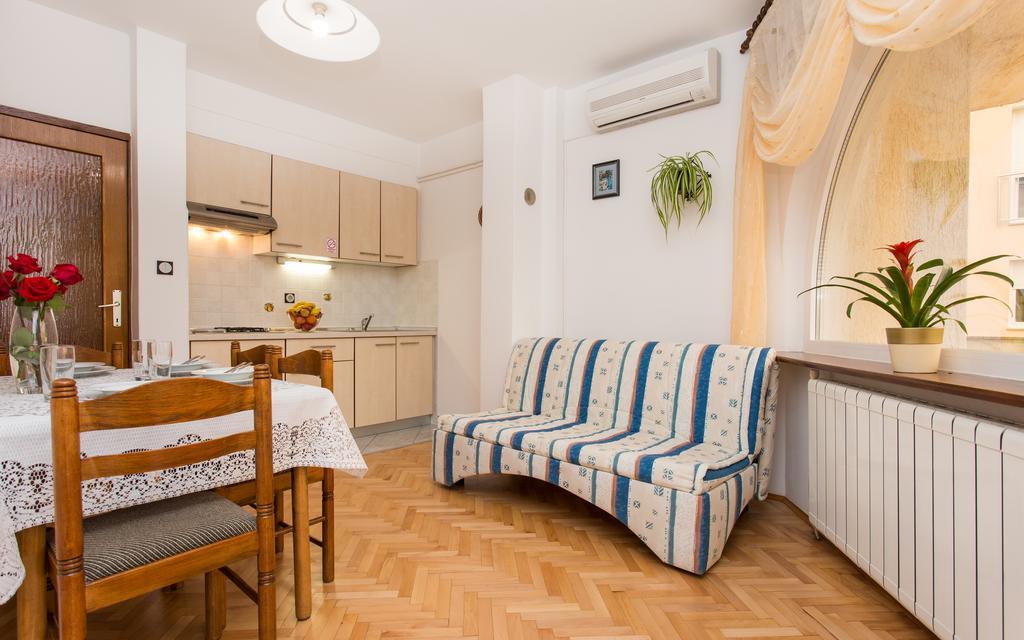 Apartments Lucija Baška Buitenkant foto